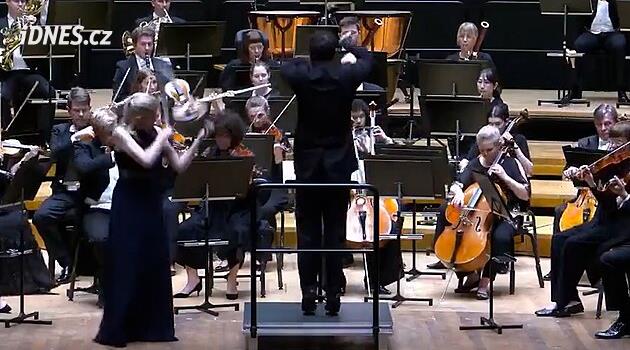 Rozvášněný dirigent vyrazil houslistce z rukou vzácný nástroj za desítky milionů