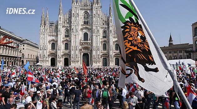 V Miláně protestovali proti imigraci. Krajní pravice vyslala vzkaz Macronovi