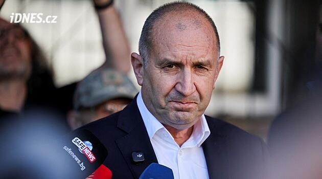 Osmé parlamentní volby za pět let. V Bulharsku se dere k moci proruský favorit