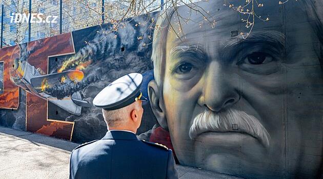 Krycí jméno Rinope. Generála nebe Peřinu připomíná v pražských Řepích obří malba