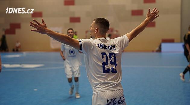 Futsal: Pilsen finalde Chrudim'e karşı ilk puanını kutluyor