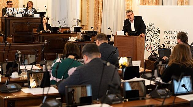 Zabraňte zvolení radních, kteří ČT způsobili škodu, vyzývají osobnosti Babiše