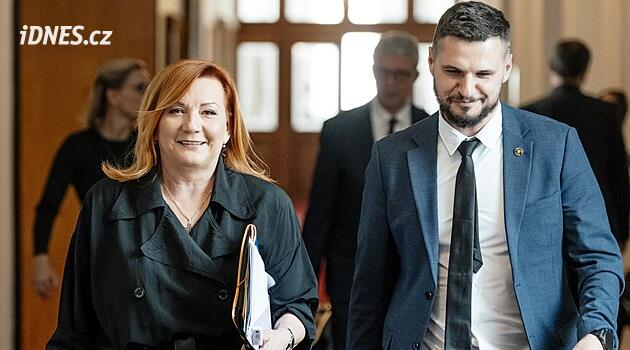 Vládu může opět řešit otázku cen pohonných hmot, regulace platí do čtvrtka