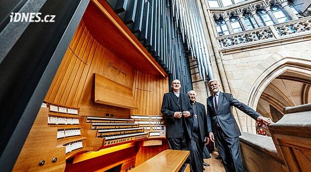 Klenot katedrály. Nové varhany vznikly v Barceloně, zdobí je české křišťály