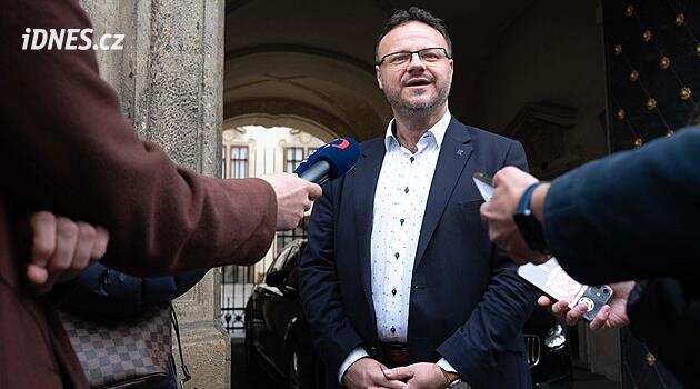 Poplatky za televizi a rozhlas mají skončit. Kdy a kdo přestane platit a co si ohlídat