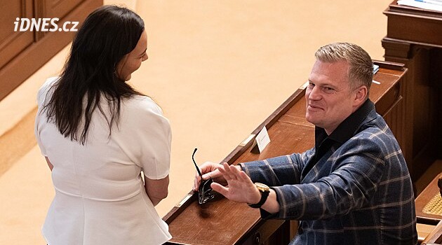 Poslanci se ptali, co dělá Turek. Řešili i jeho výroky o deratizaci parazitů