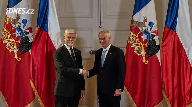 Pavel v Chile nechal svoje pero jako náhradu za to, které zmizelo v Klausově kapse