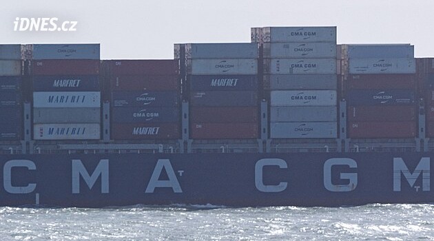 Příliš žvaní, naznačil Macron o Trumpovi. A Hormuzem proplula francouzská loď