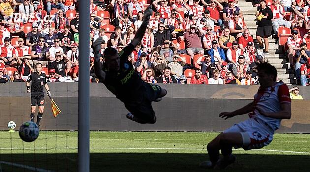 Yedek oyuncu pozisyonundan bir gol daha Chytil, Sigma'ya karşı kutlama yapmadı