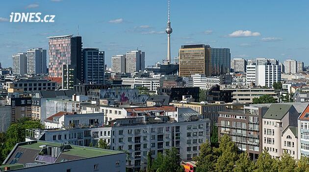 Svoboda tu nezná hranic. Berlín skrývá slavný polibek i skvělý street food