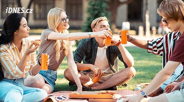 Beermixy už nejsou jen letní osvěžení. Výrobci do nich přidávají funkční složky