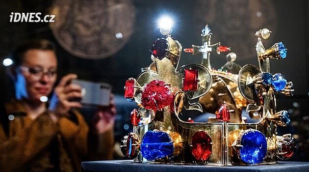 Zapomenutá koruna i vzácný sarkofág. Národní muzeum ovládli Přemyslovci