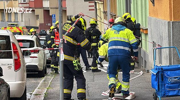 Při vyklízení bytu v Nuslích našli minu, na místě zasahuje pyrotechnik