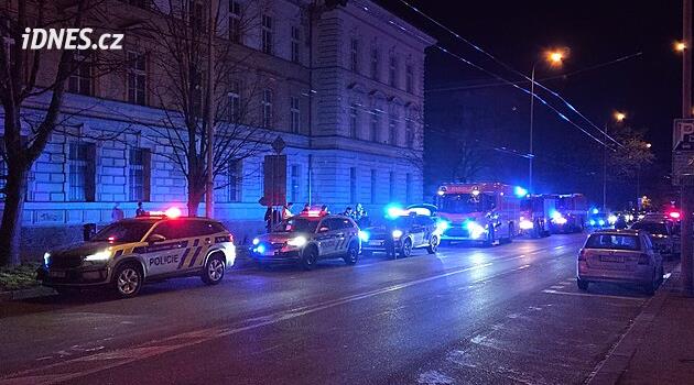 Všechny složky IZS cvičily v Budějovicích zásah proti útočníkovi v obchodním centru