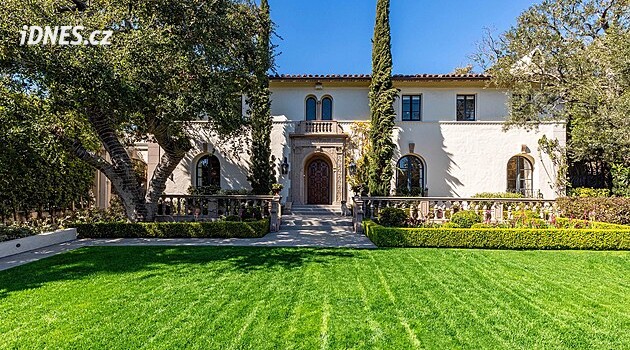 Na prodej je vila Ozzyho Osbourna v Los Angeles. I s Elvisovým podpisem na krbu