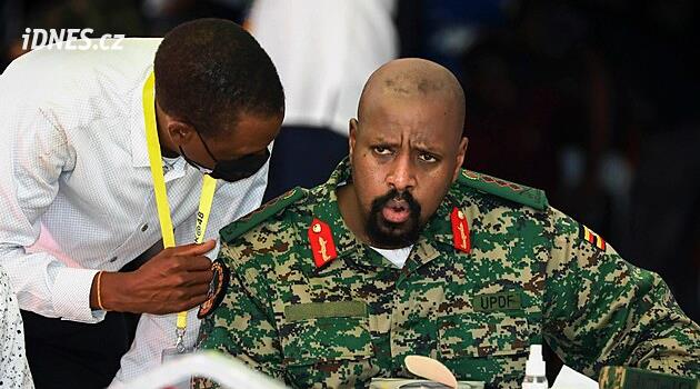 Chci miliardu a nejkrásnější ženu. Ugandský generál hrozí Turecku a Íránu