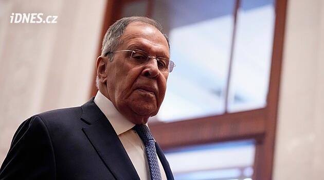 Ve vztazích s USA se navzdory potenciálu nic neděje, povzdechl si Lavrov