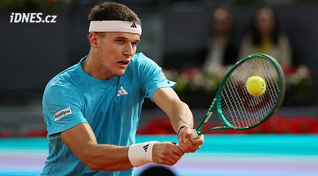 Tenis: Jakub Menšík, Roma'daki turnuvanın 2. turunda ayak bileğinden sakatlandı