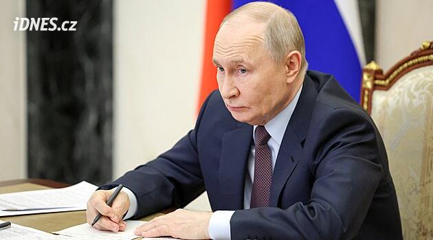 Putin žije ve strachu, vládne z poloviny tajnými dekrety, uvádí bývalý oligarcha