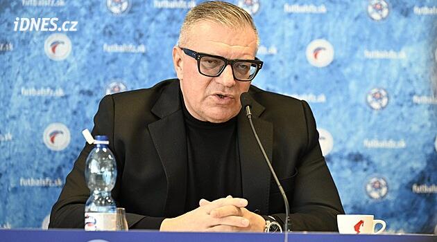 Tisíce iPhonů ze Slovenska mohly skončit v Rusku. Fotbalový svaz nákup popírá