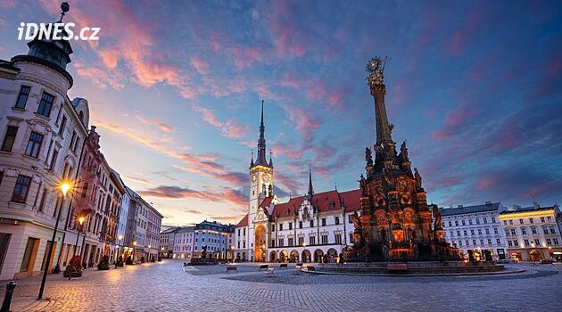 Olomouc: Sosyalist astronomik saatli Moravya'nın barok incisi