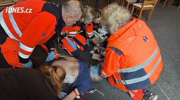 Vás tu je, divil se pianista. Zkolaboval při hraní, zachránili ho pohotoví svědci