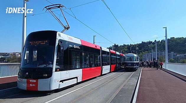 Dvorecký most změní trasy MHD. Jak od soboty pojedou tramvaje a autobusy?