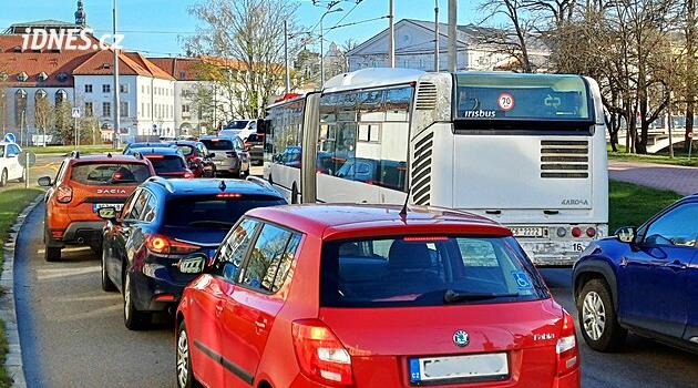 České Budějovice'de trafik çöktü, kapatmalar trafiği temelden sınırladı