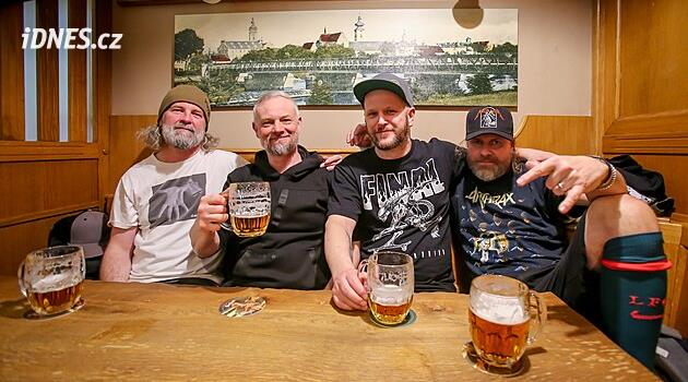 České Budějovice grubu Satisfvcktion sahnedeki 35. yılını kutluyor