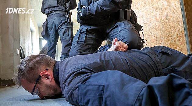 Budějovice'den polis memurları ve memurlar ortak bir müdahale prosedürü uyguladılar