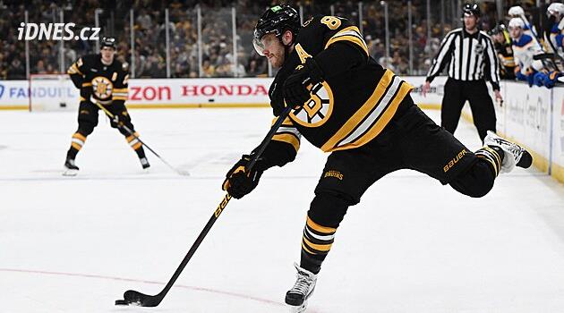 Od vlasatého mladíka po hvězdného kapitána. Jak se změnil Pastrňák za 12 let v Bostonu