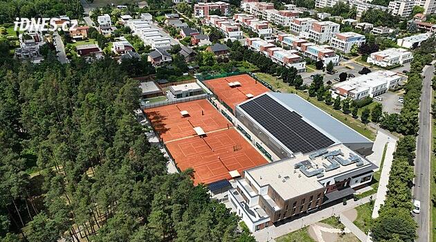 Hradec Králové'deki tenis kulübünün yeni bir tesisi var. Siniak ve yetenek arayışı hakkında baş antrenör
