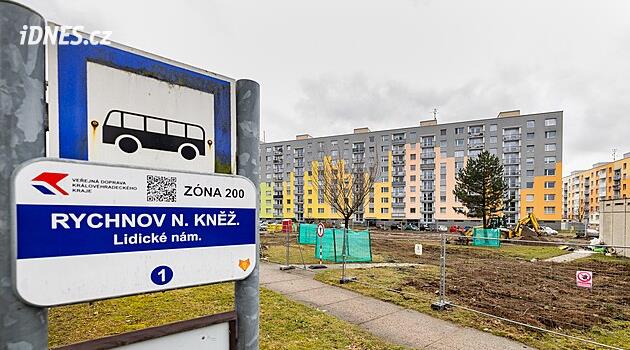 Mírová konut sitesindeki Rychnov nad Kněžnou, Lidické náměstí'yi onarıyor, bir oyun alanı eklenecek