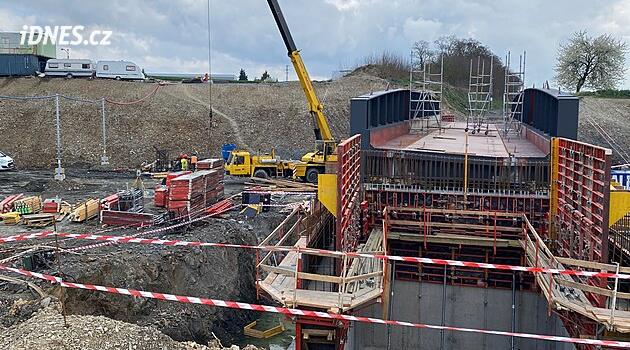 Sürücülerin Přestice bypass'ı için daha uzun süre beklemesi gerekecek, Eylül 2027'de hazır olacak