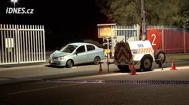 Řidič na festivalu Comic-Con v Melbourne najel do lidí, jeden člověk zemřel