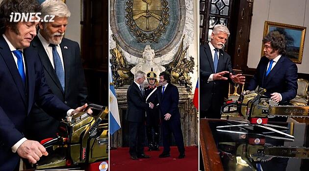 Milei ukázal Pavlovi slavnou „rozpočtovou“ pilu, prezident si ji potěžkat nechtěl