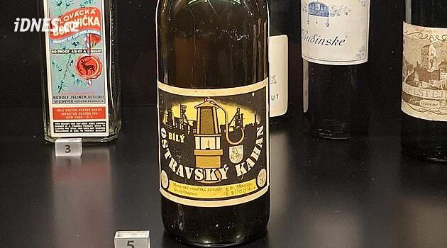Muzeum shánělo legendární Ostravský kahan. Plnou lahev objevila farářka ve sklepě