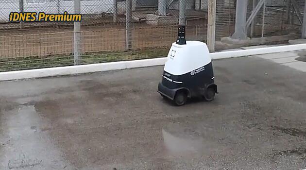 Rusové testují robotické bachaře. Lidi nejsou, vězně nemá kdo hlídat