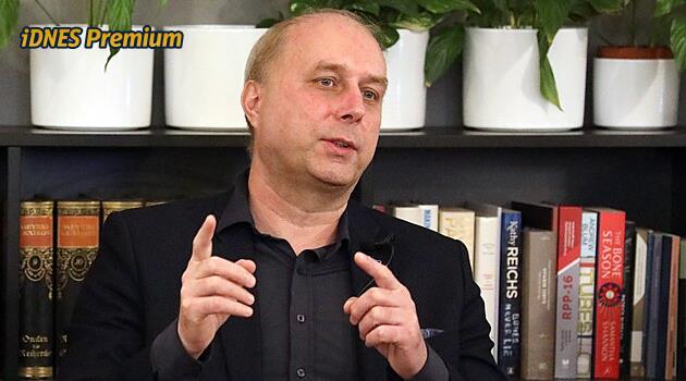 Říšští Němci neměli k sudetským důvěru, Heydrich je prověřoval, říká spisovatel