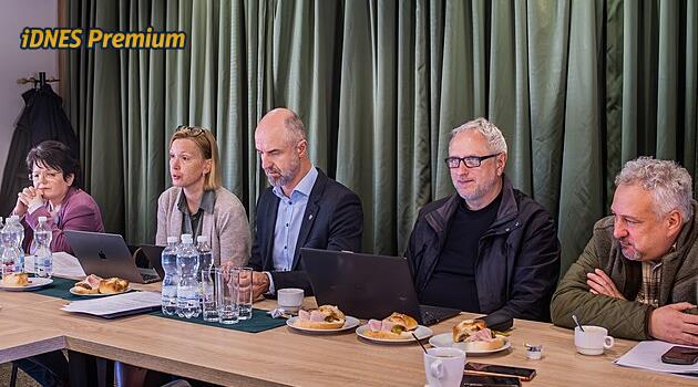 Podvod za 46 milionů se přelévá v kampaň, pravidla ve firmě byla stará 15 let