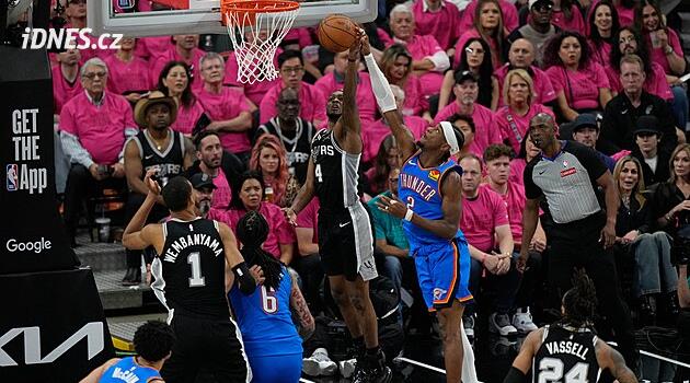 NBA Yarı Finalleri: Oklahoma City, San Antonio'da maçı tersine çevirdi