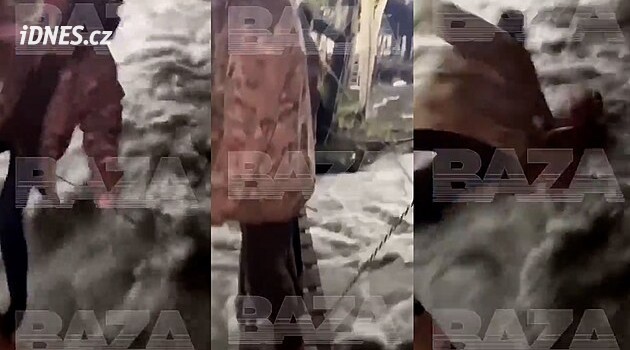 VIDEO: Ruska se houpala na mostě nad rozbouřenou řekou. Už našli její tělo