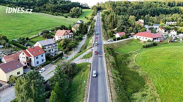 Stavby silnic váznou. Firmy si stěžují na Poláky, mají nejnižší cenu i nejkratší dobu