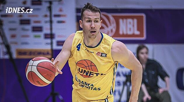 Basketbolcu Tomáš Vyoral, Ústí'den Děčín'e gidiyor