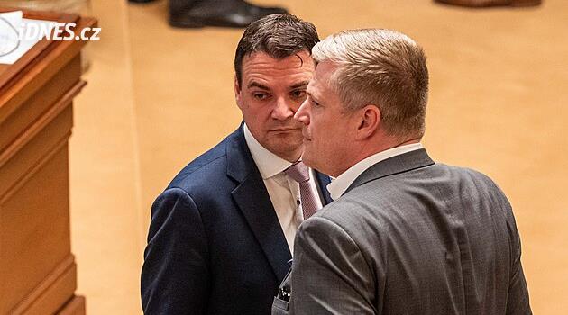 Průzkum: Útoky politiků na Ústavní soud podle Čechů ohrožují důvěru v instituce