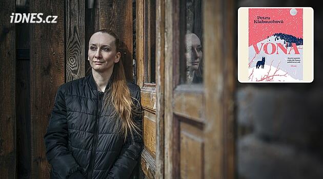 RECENZE: Román Vona není módní agitka. Petra Klabouchová je zručná spisovatelka