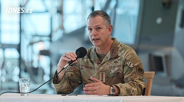 Všichni jsme východní křídlo, zesílili jsme sdílení informací, řekl americký velitel NATO Grynkewich