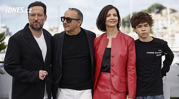 Zvyagintsev'in Rusya'daki savaş ve yolsuzluğu konu alan filmi Minotaur Cannes'da zafer kazandı