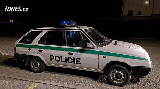 Polis Prostějovsk'ta bir “polis” arabasını durdurdu