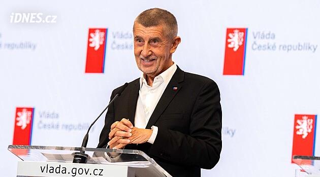 Babiš z Úřadu vlády přesouvá desítky lidí. Středula odsoudil, že bez porady s odbory